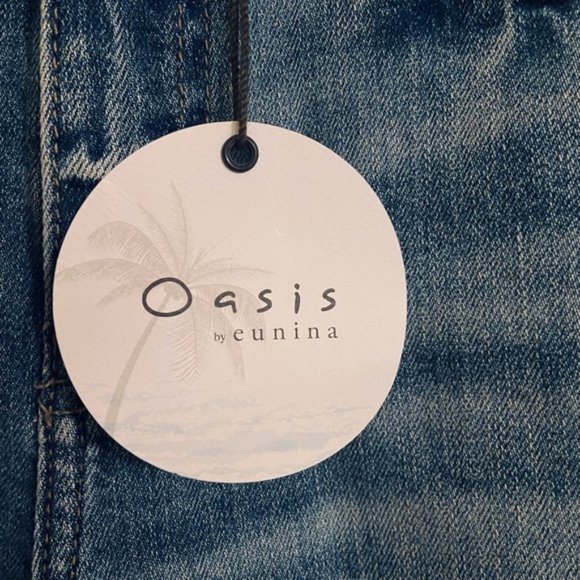 NWT Oasis by Eunina Tobi Super High Rise Mom Ankle Distressed Jeans Size 0 - Picture 6 of 16